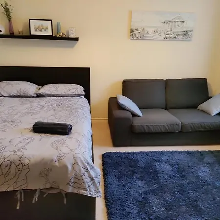 Double Room In A Top Floor Shared Apartment Northampton Exterior photo